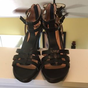 “Sofft” leather sandals.